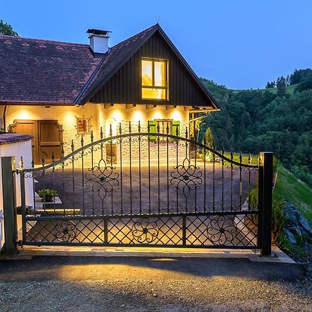Eichberg Living Villa Лейтшах Екстериор снимка